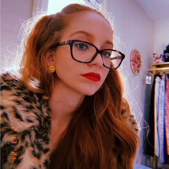 Meet your Posher, Brittany - Picture 1 of 2